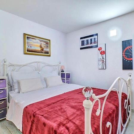 Apartmani Rukonic Aleksandar Nerezine Exterior foto