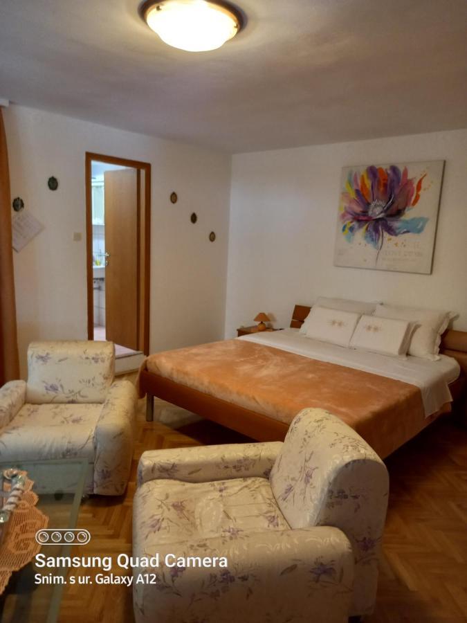 Apartmani Rukonic Aleksandar Nerezine Exterior foto