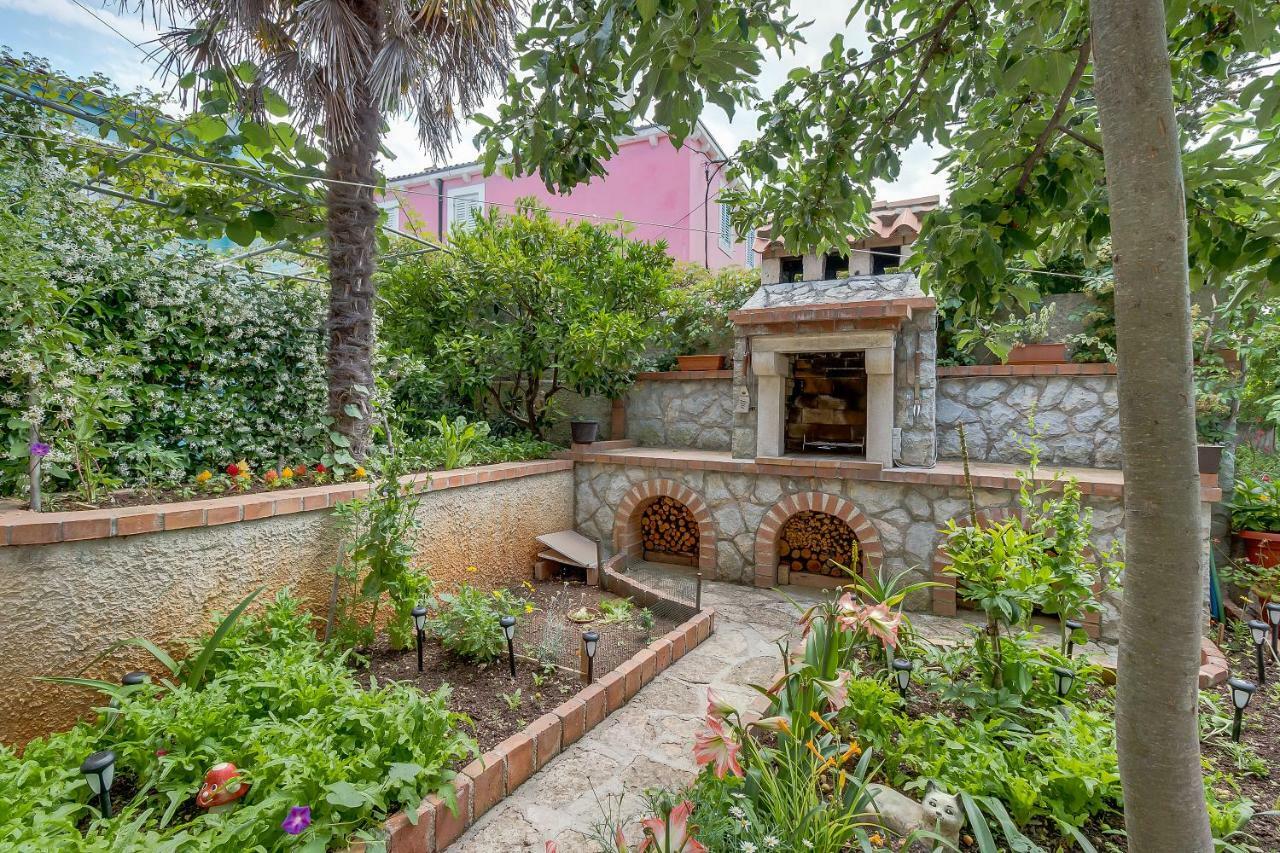 Apartmani Rukonic Aleksandar Nerezine Exterior foto