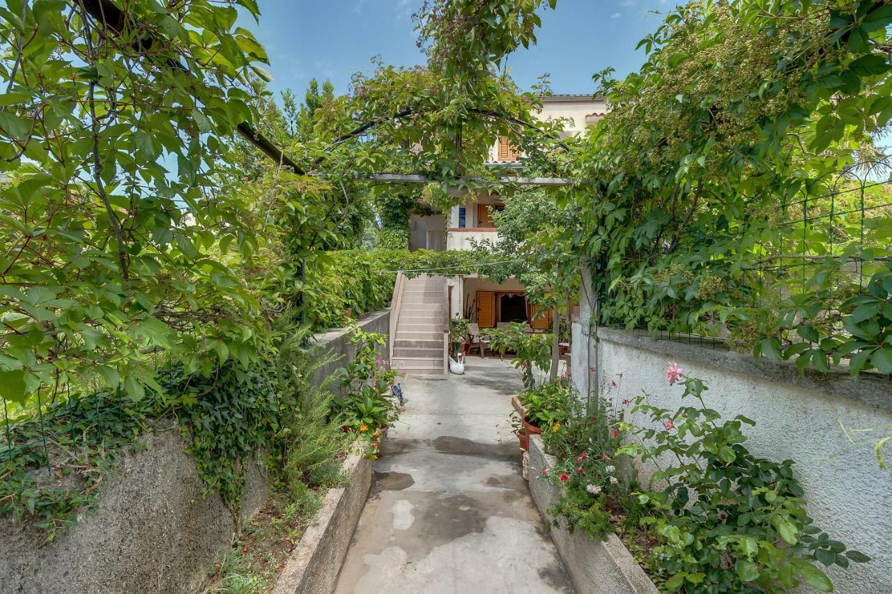 Apartmani Rukonic Aleksandar Nerezine Exterior foto