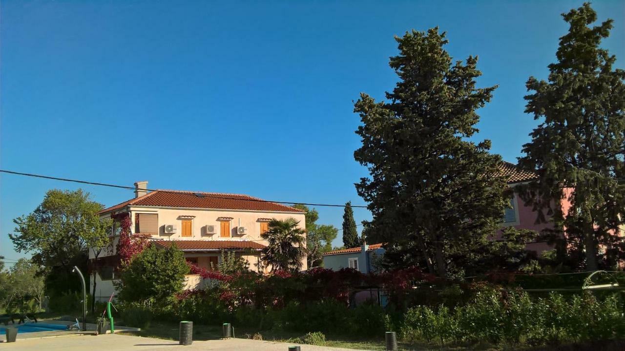 Apartmani Rukonic Aleksandar Nerezine Exterior foto
